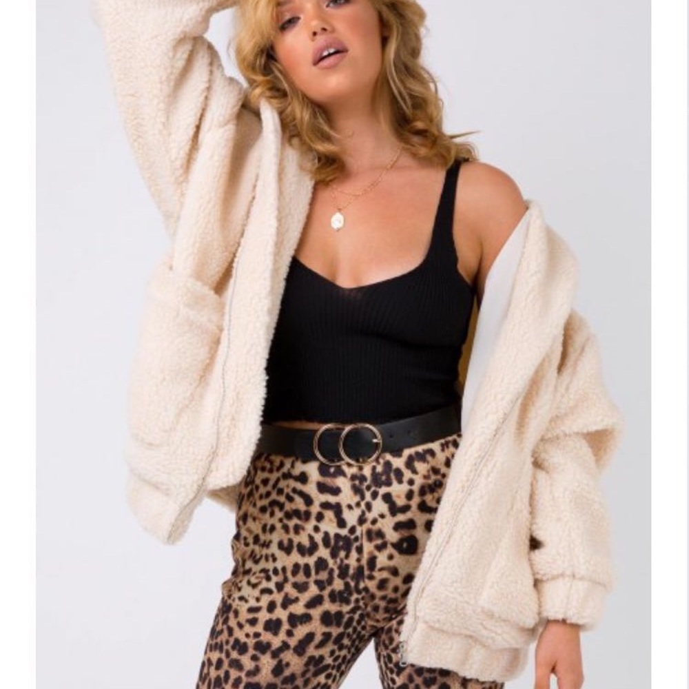 😍 ISO (NOT SELLING) I.AM.GIA Cream Pixie Coat XS